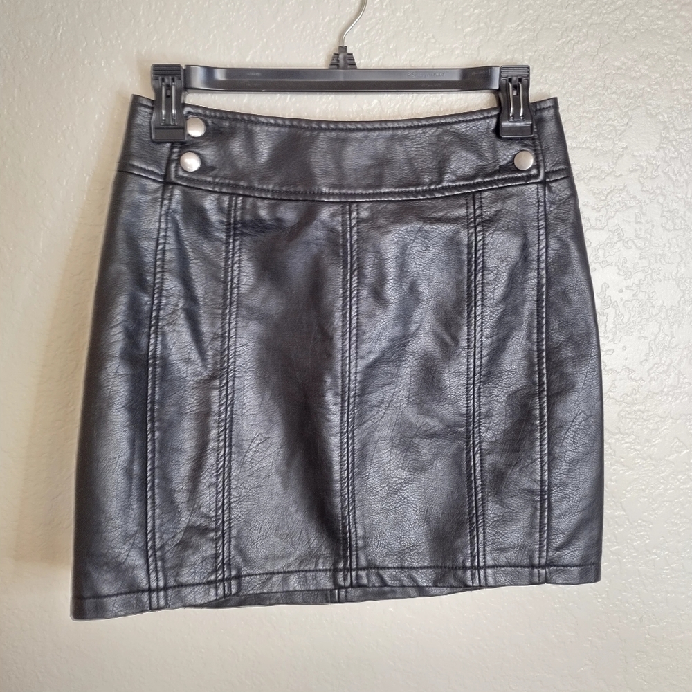 Free People Soft Vegan Faux Leather Mini Skirt Waist Zipper Black Sz 2